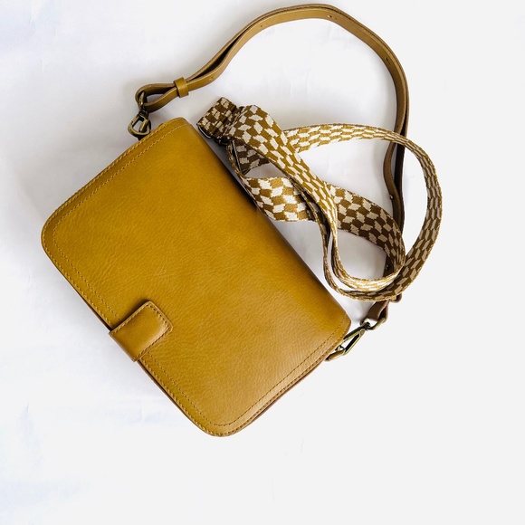 Madewell Handbags - NWT Madewell Transport Flap Shoulder Bag in Bronzed lichen
